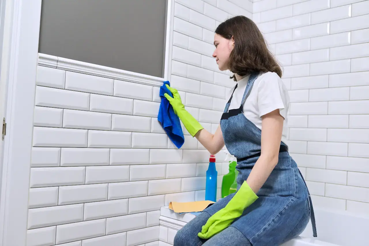 Musty bathroom smell after cleaning in a New York home